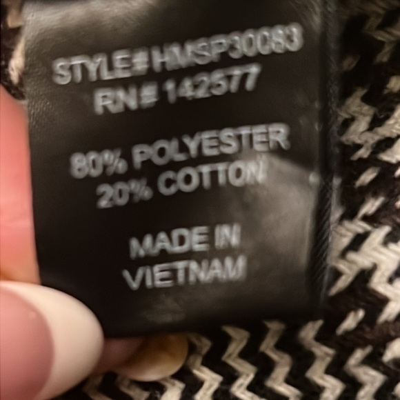 Haute Monde Thick, Plaid shorts. I wear a size 12/14 and they do not fit me. - Picture 7 of 7